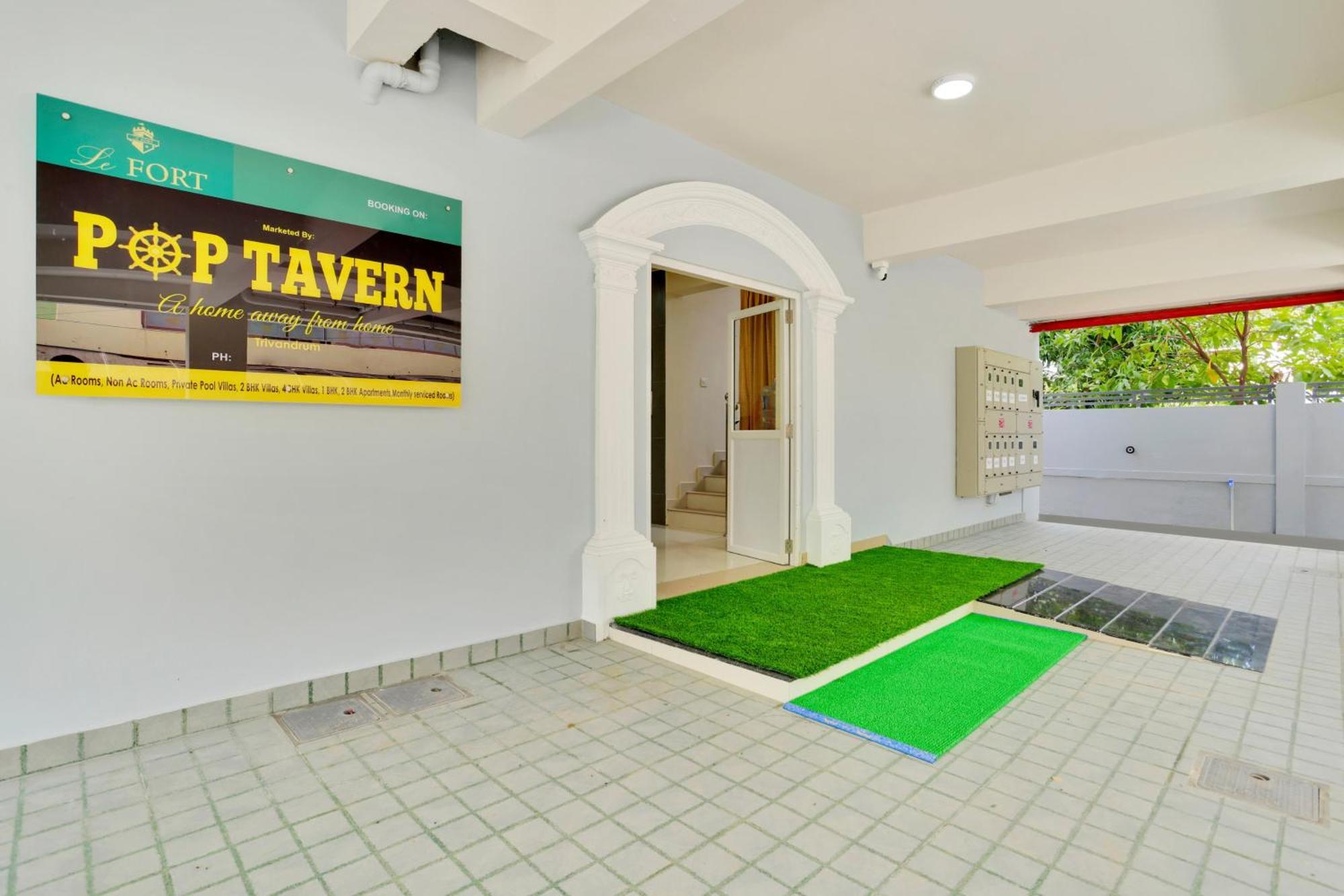 Super Collection O Lefort Luxe By Poptavern Thiruvananthapuram Eksteriør billede